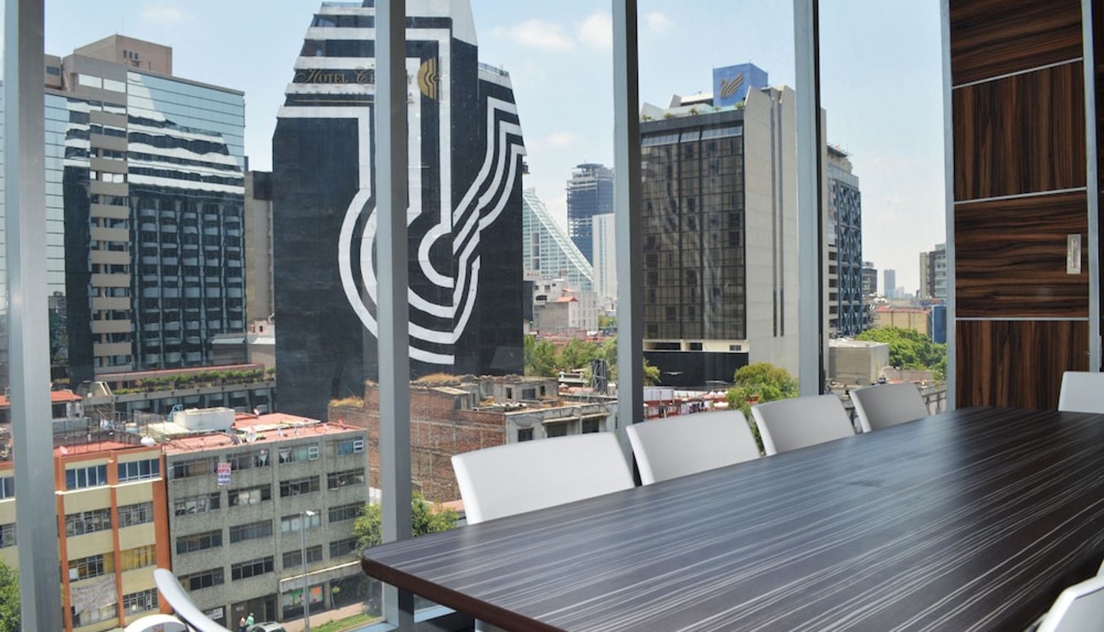 Info - Hotel Block Suites