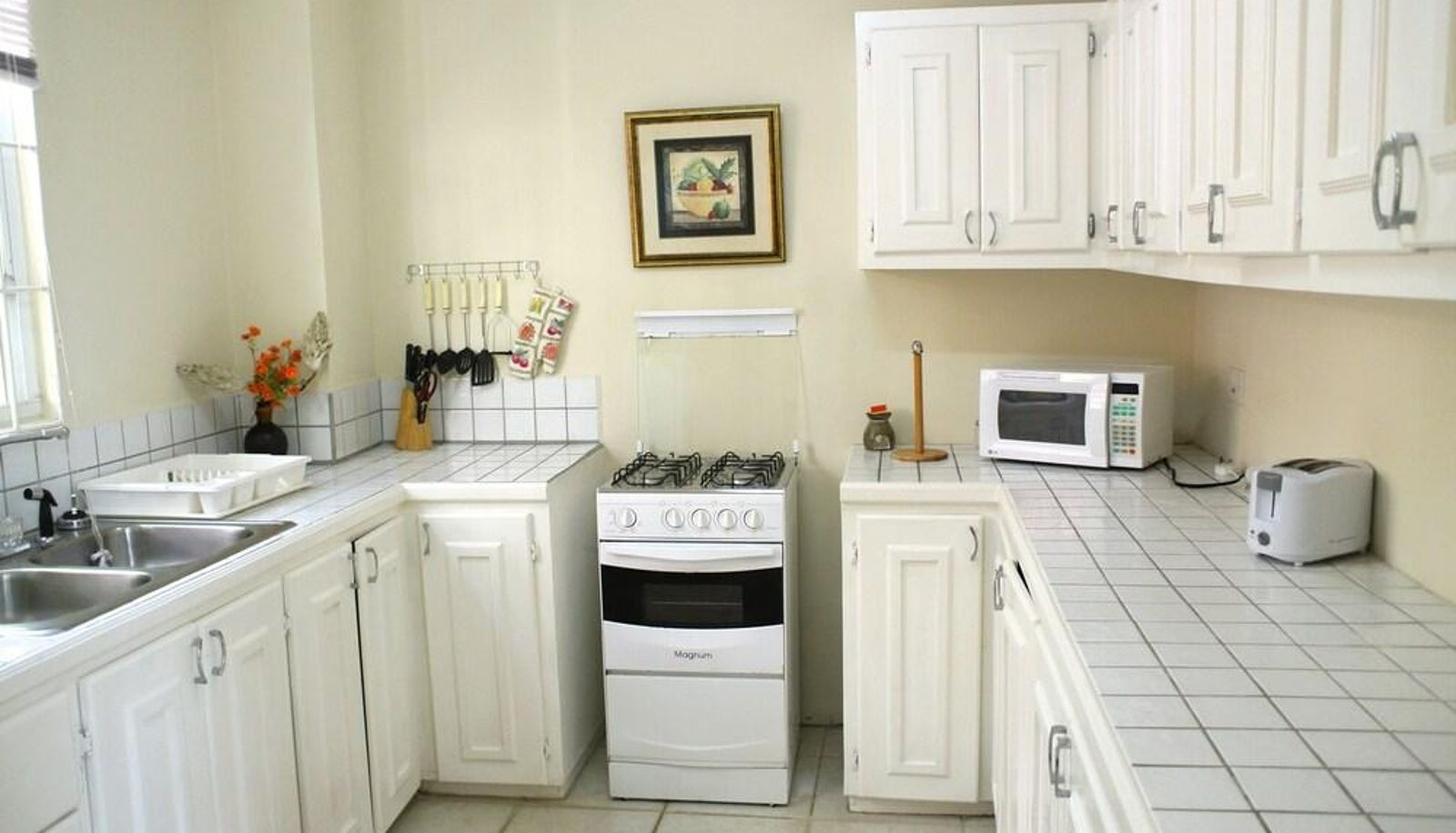 Apartment - Poinsettia Villa Apartments