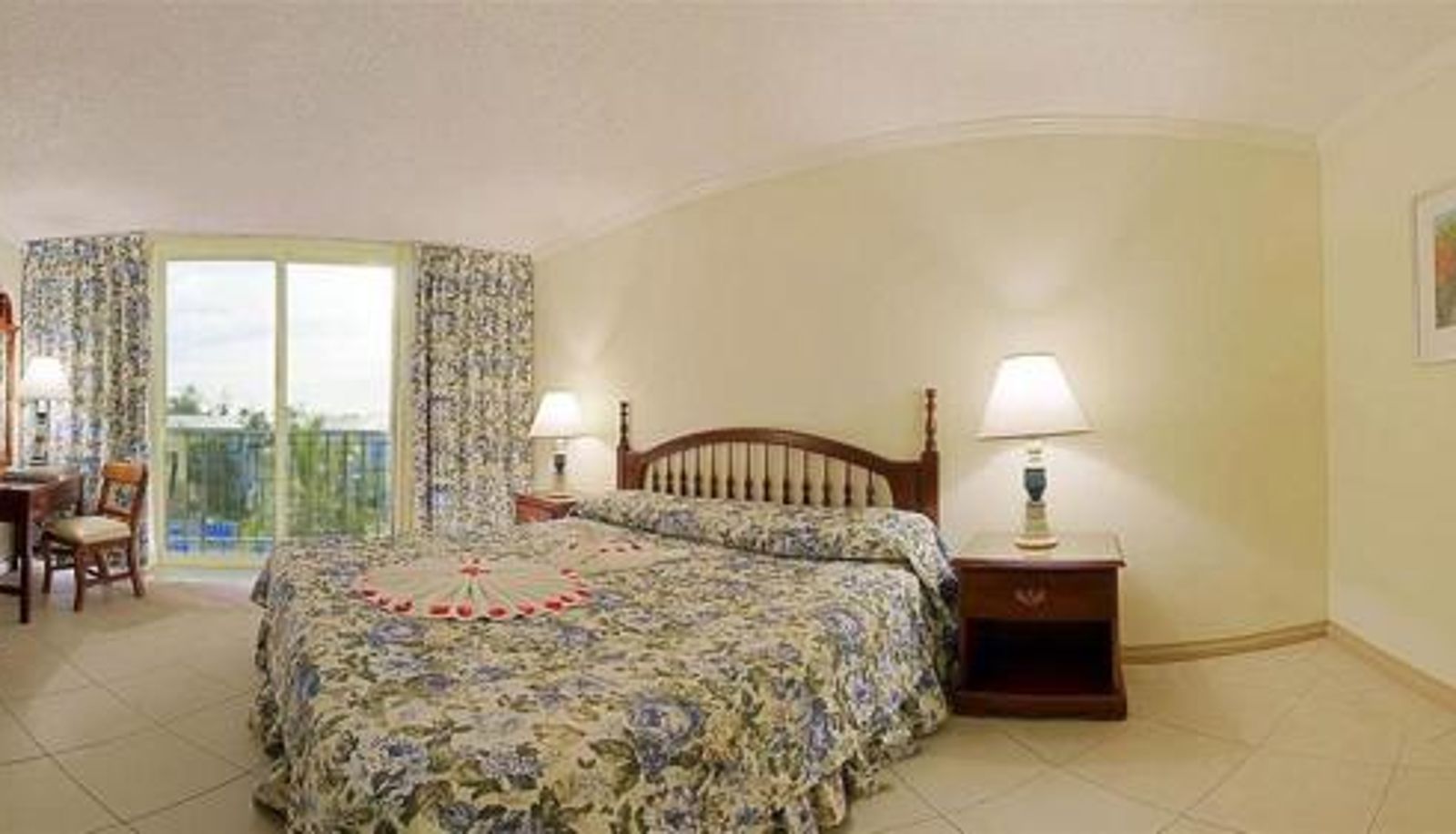 Info - Bahamas Breezes Resort & Spa All Inclusive