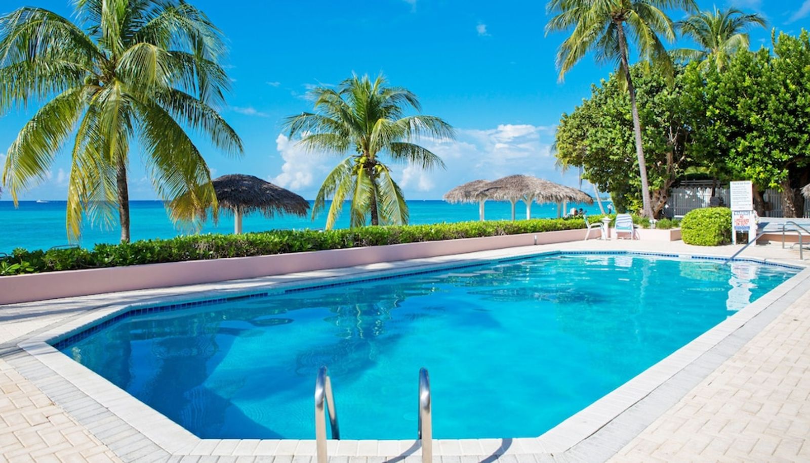 Pool - Aqua Bay Club Condos
