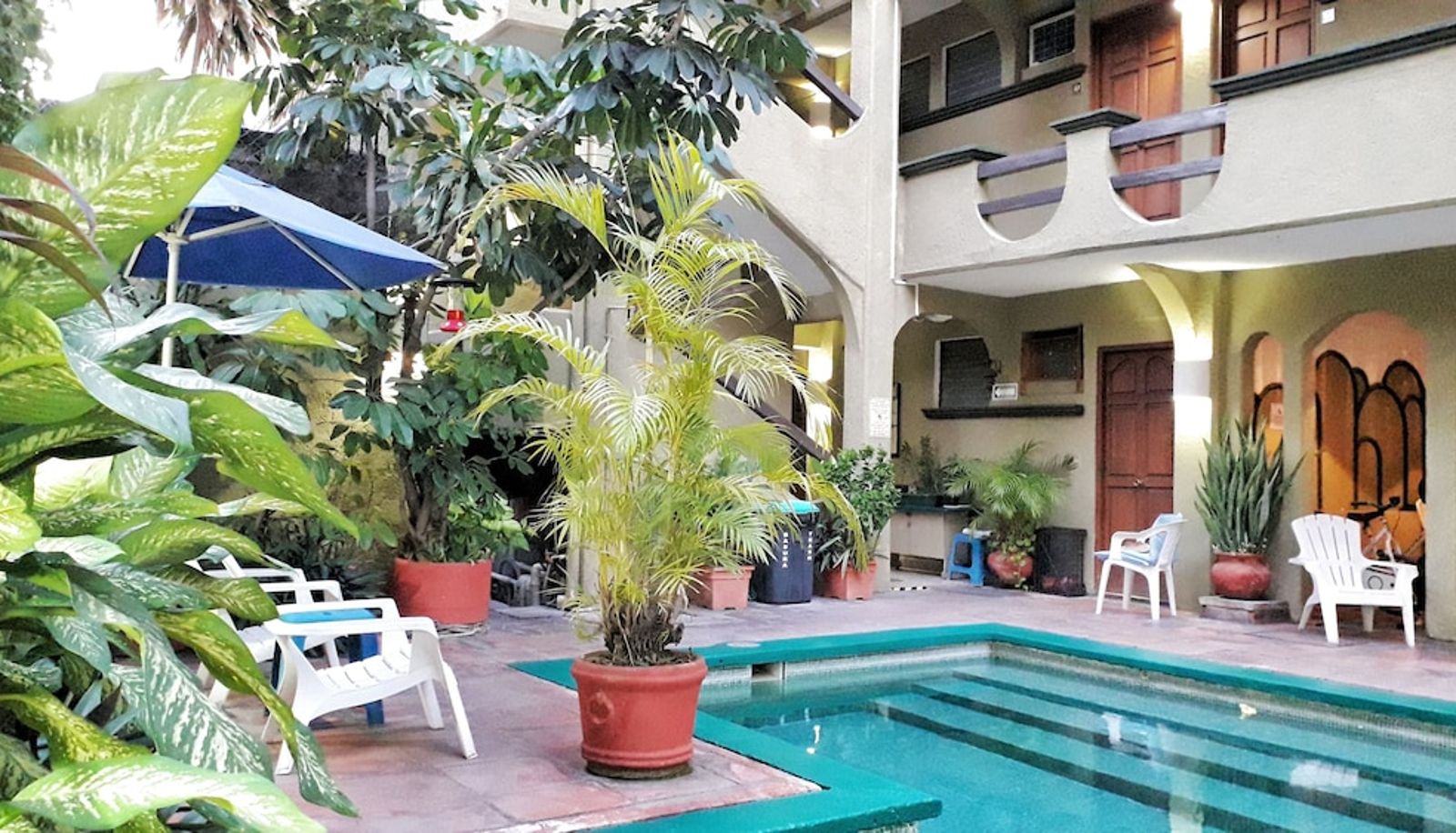 Pool - Hotel Solimar Inn Suites