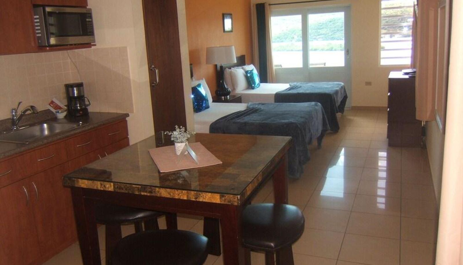 Quadruple room - Hillbay View Villas