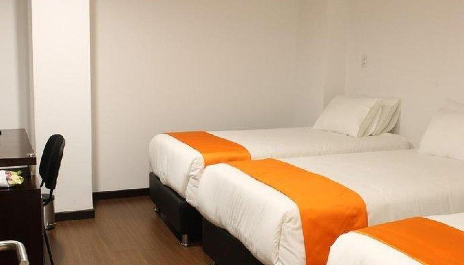 Room - Hotel Sheridan Bogota