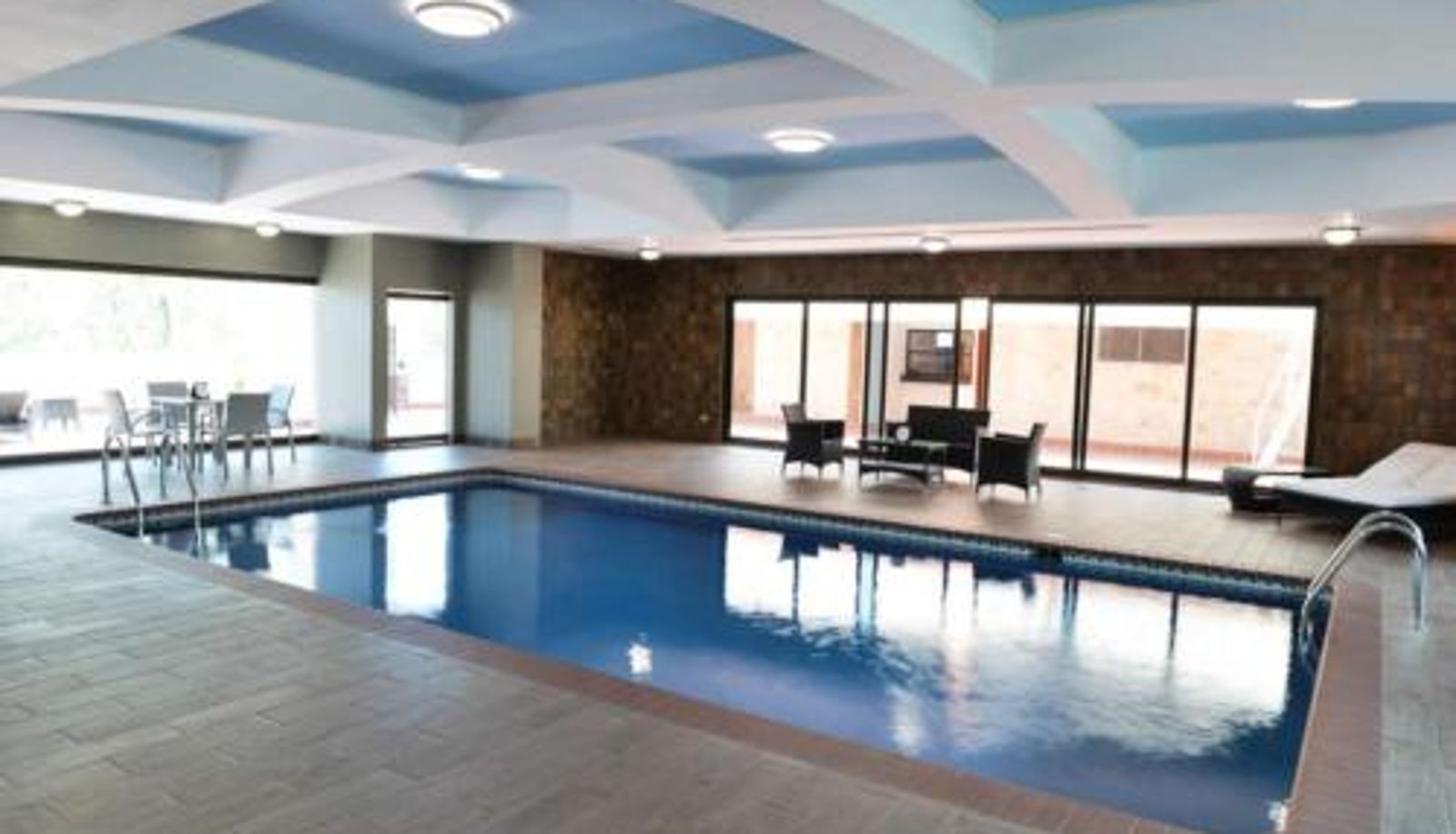 Pool - Hotel Plaza Juan Carlos