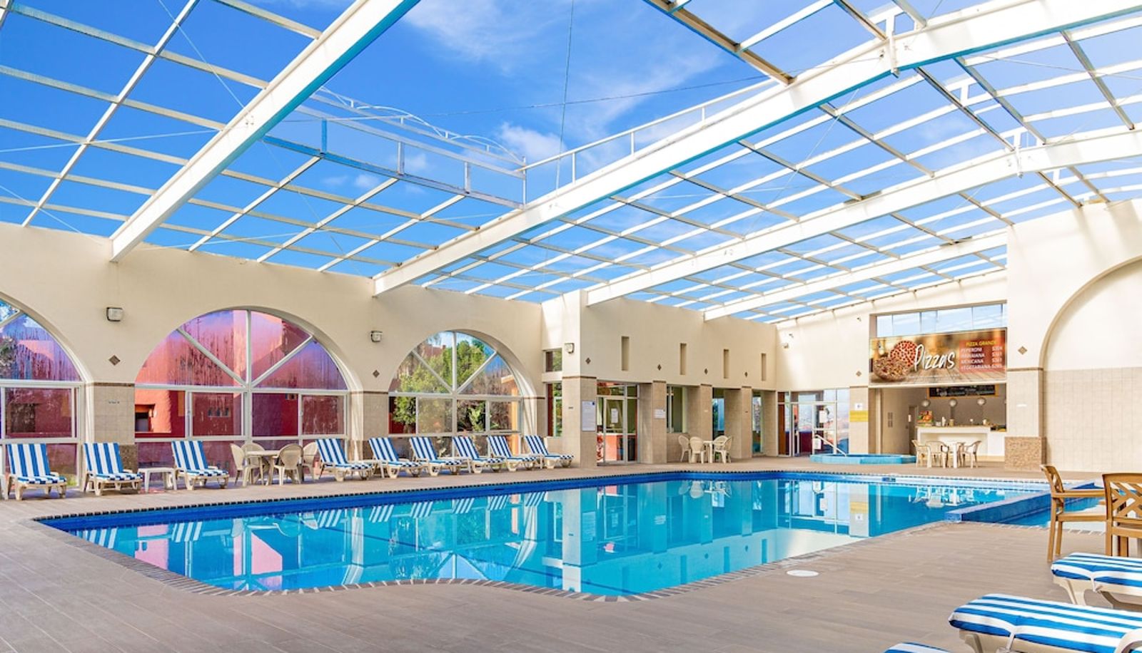 Piscina - Puerto Nuevo Baja Hotel & Villas