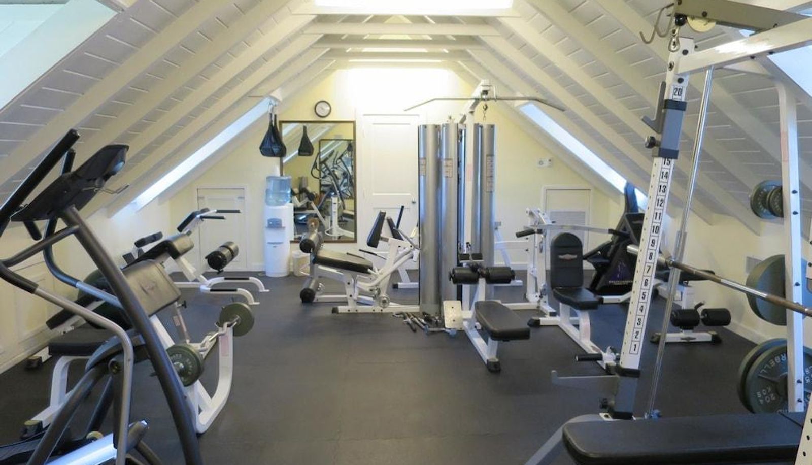 Fitness room - Rock House Hotel