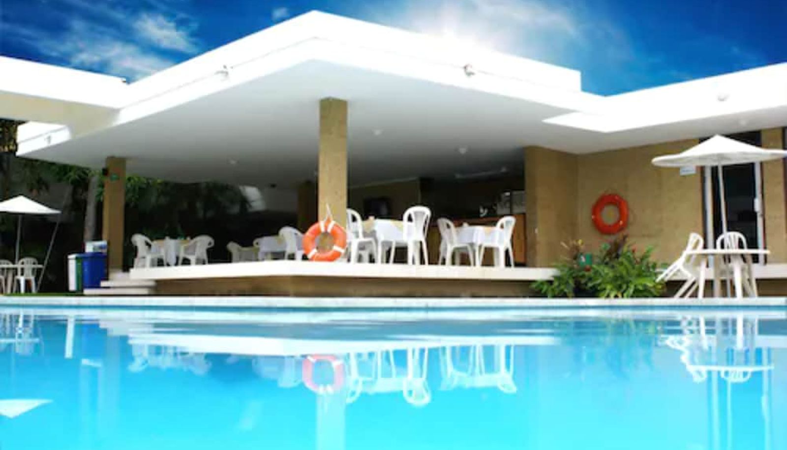 Piscine - Hotel Vallclaire Suites