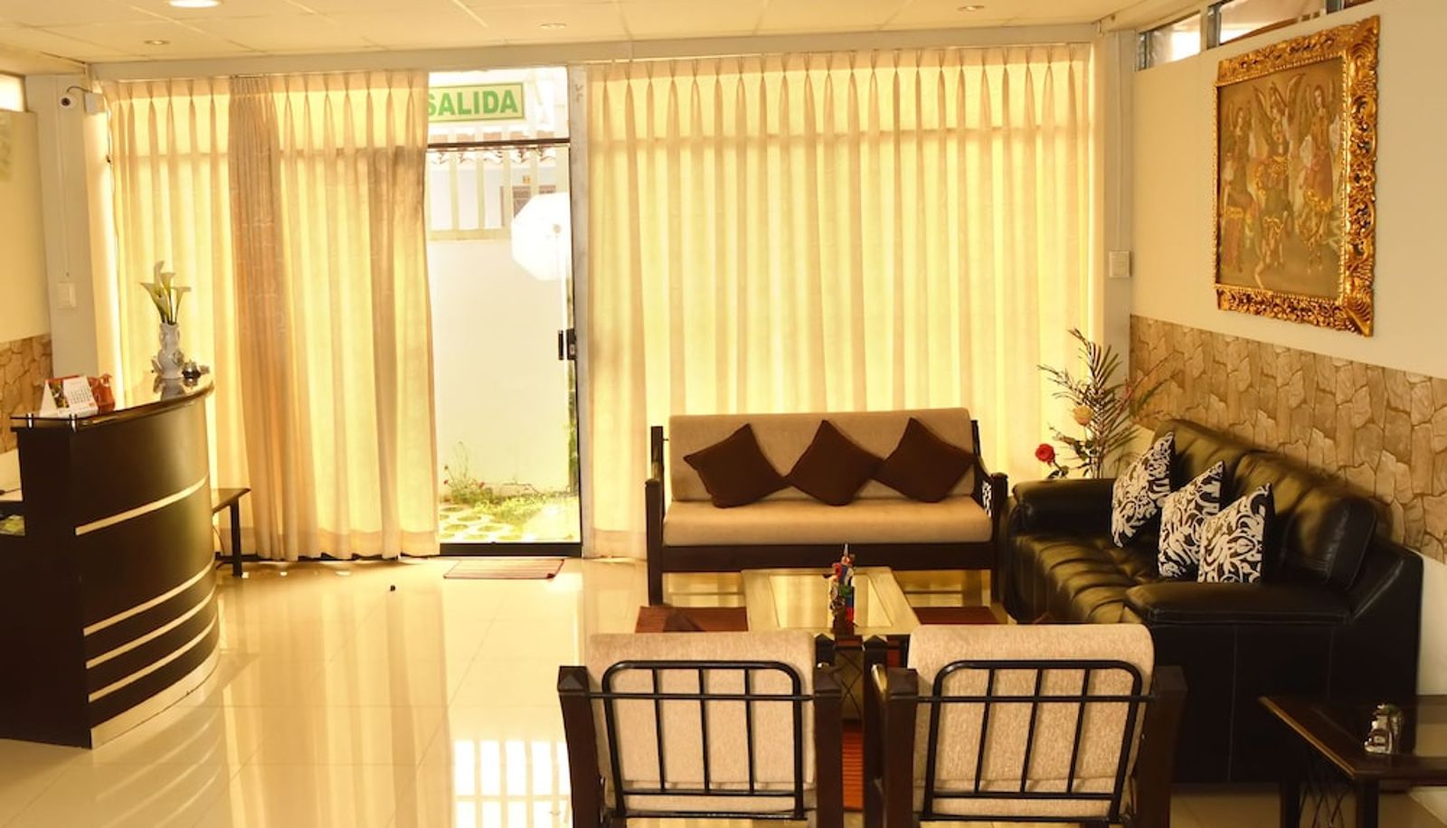 Hall - Inka's Tambo Hotel