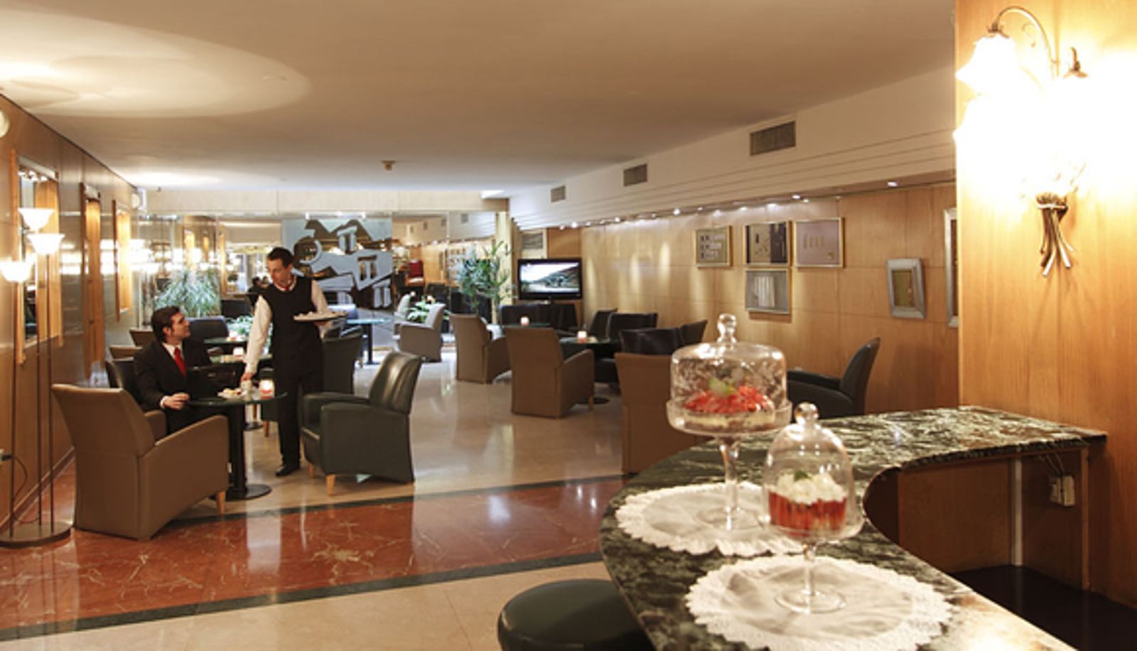Lobby - DOLMEN HOTEL