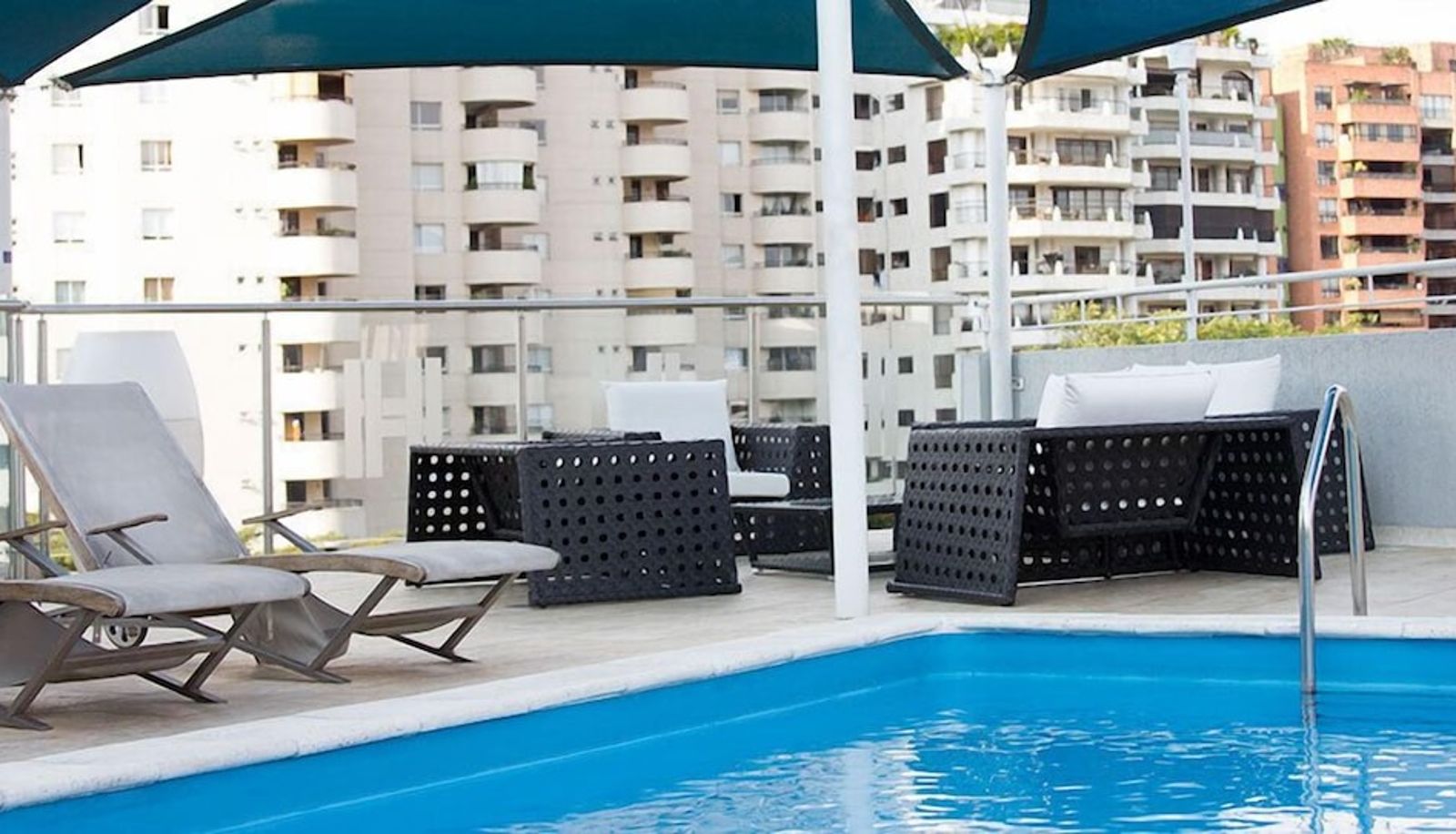 Pool - Haus Hotel