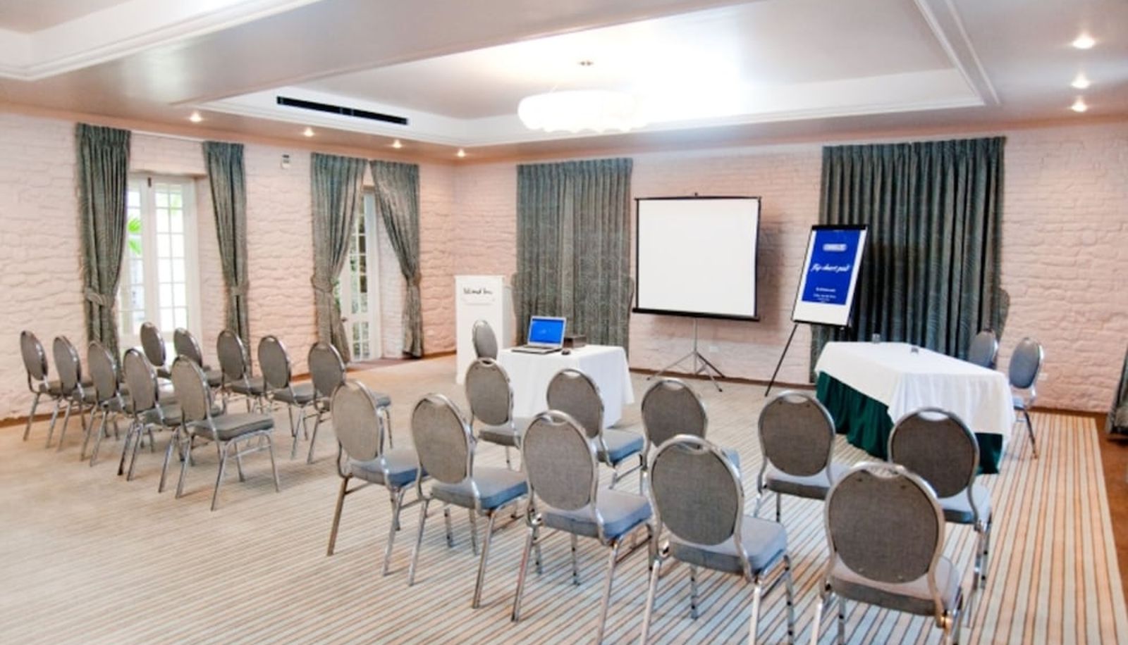 Sala na spotkanie - Island Inn All Inclusive Hotel