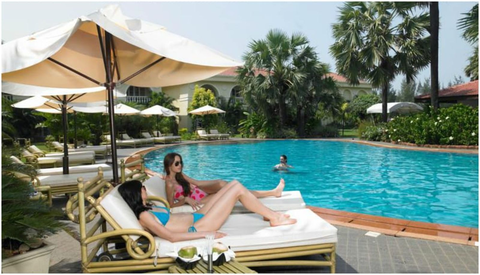 Zwembad - Goa Resort & Casino The Zuri White Sands