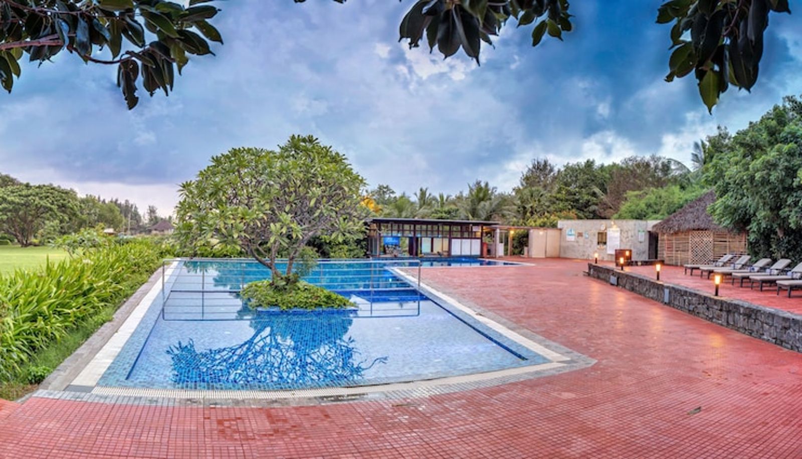 Piscina - Club Mahindra Puducherry