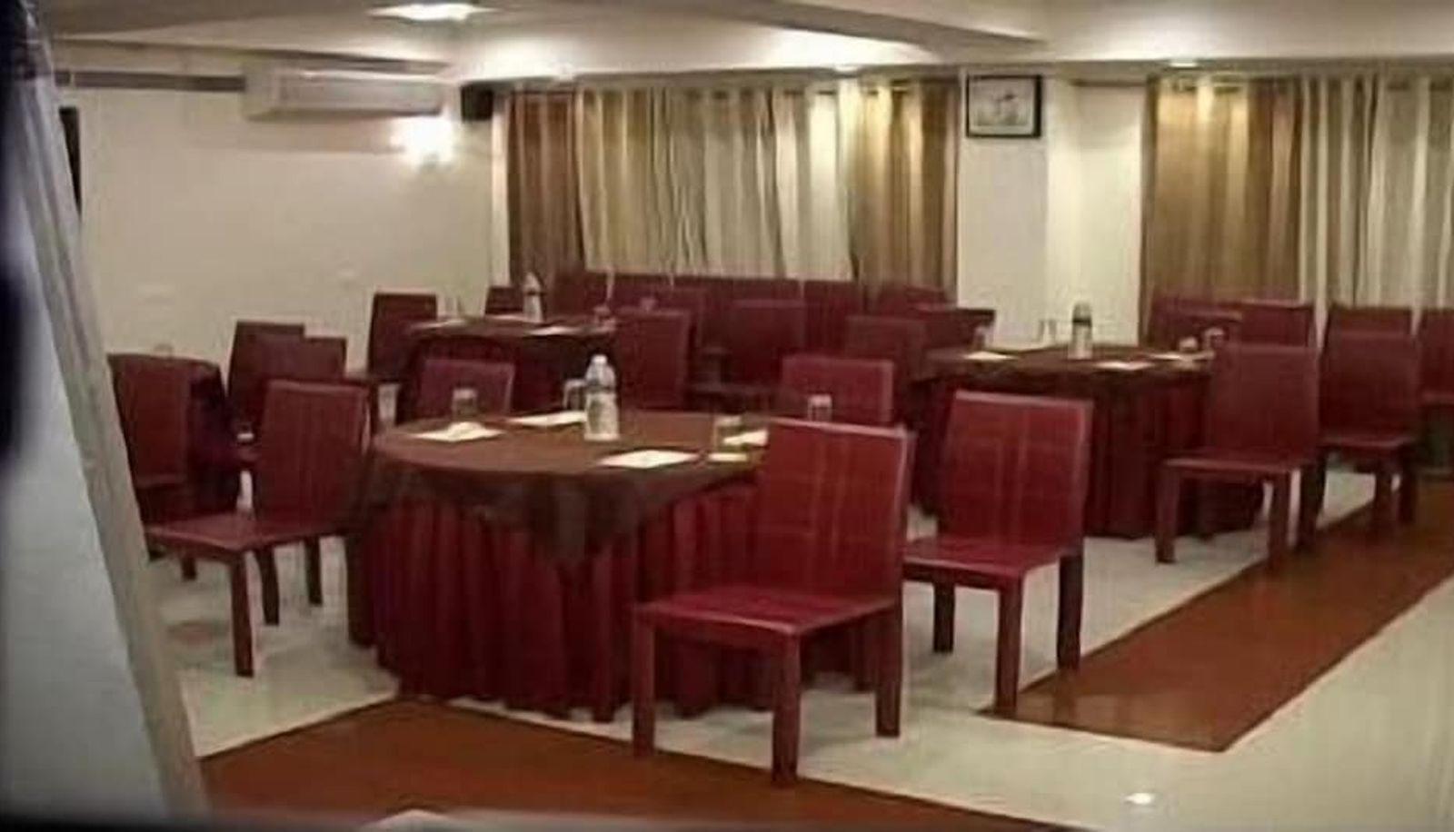 Salle de réunion - Hotel Ambience Executive