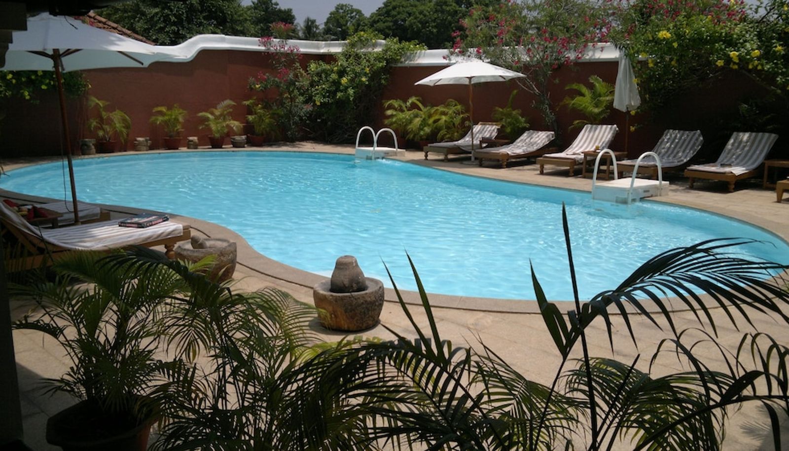 Zwembad - Raheem Residency