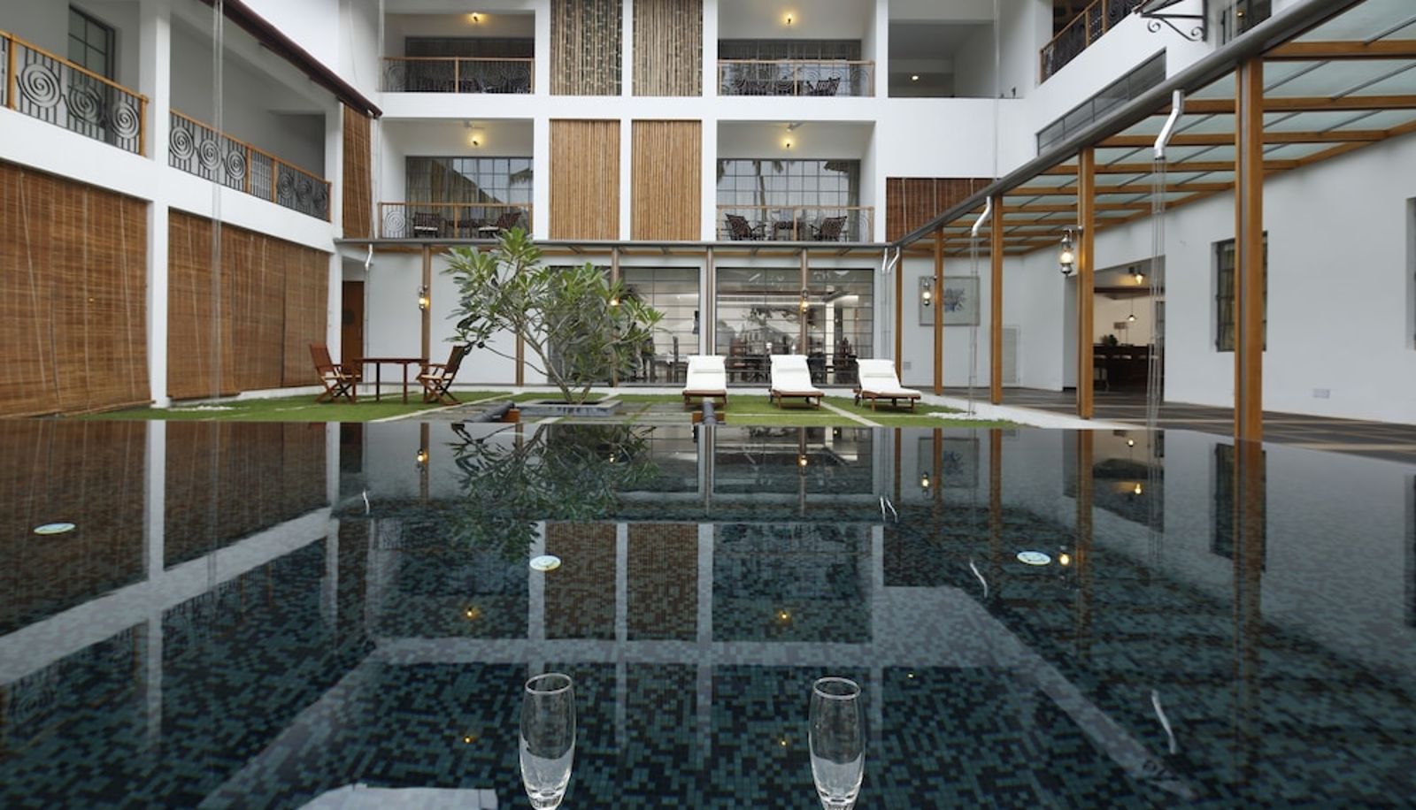Basen - Eighth Bastion- Cgh Earth