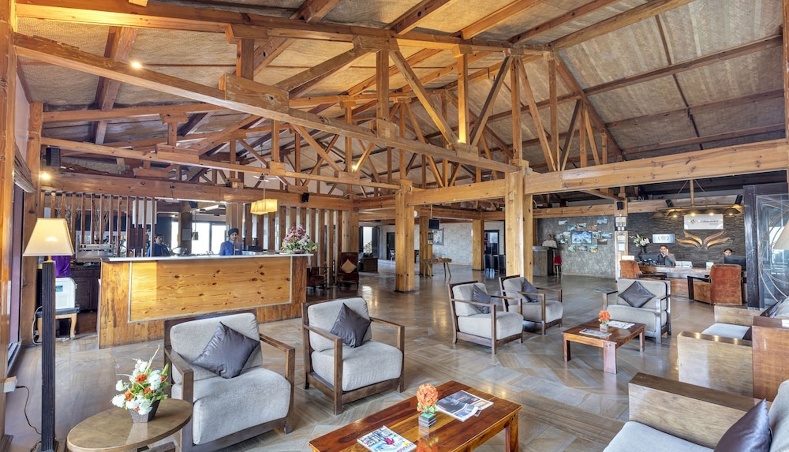 Salón - Club Mahindra Kanatal