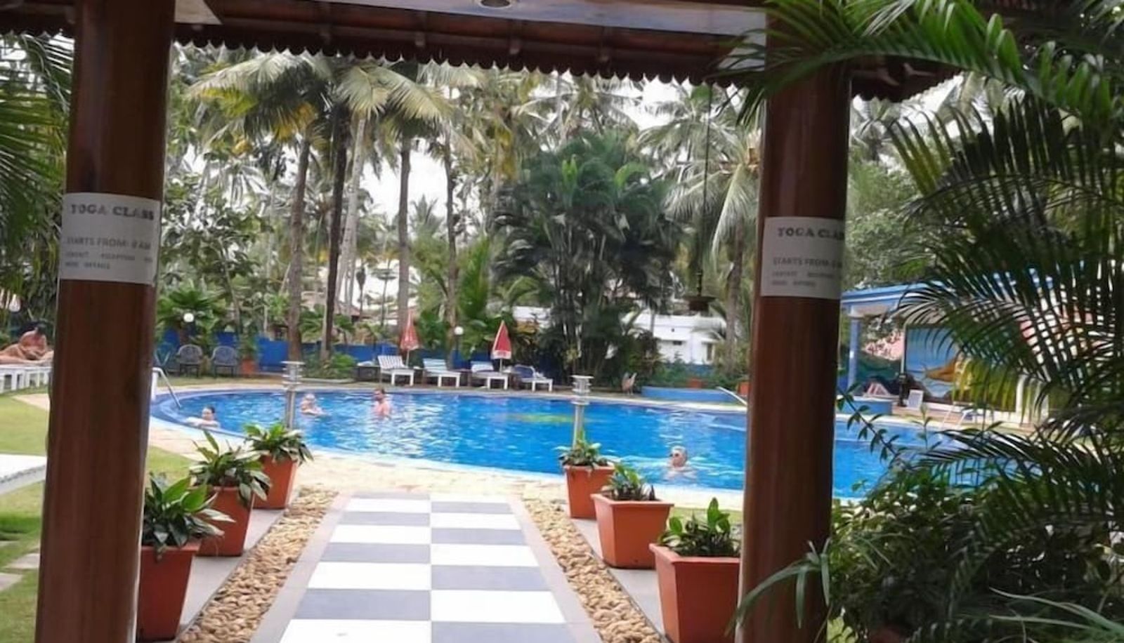 Piscina - Akhil Beach Resort