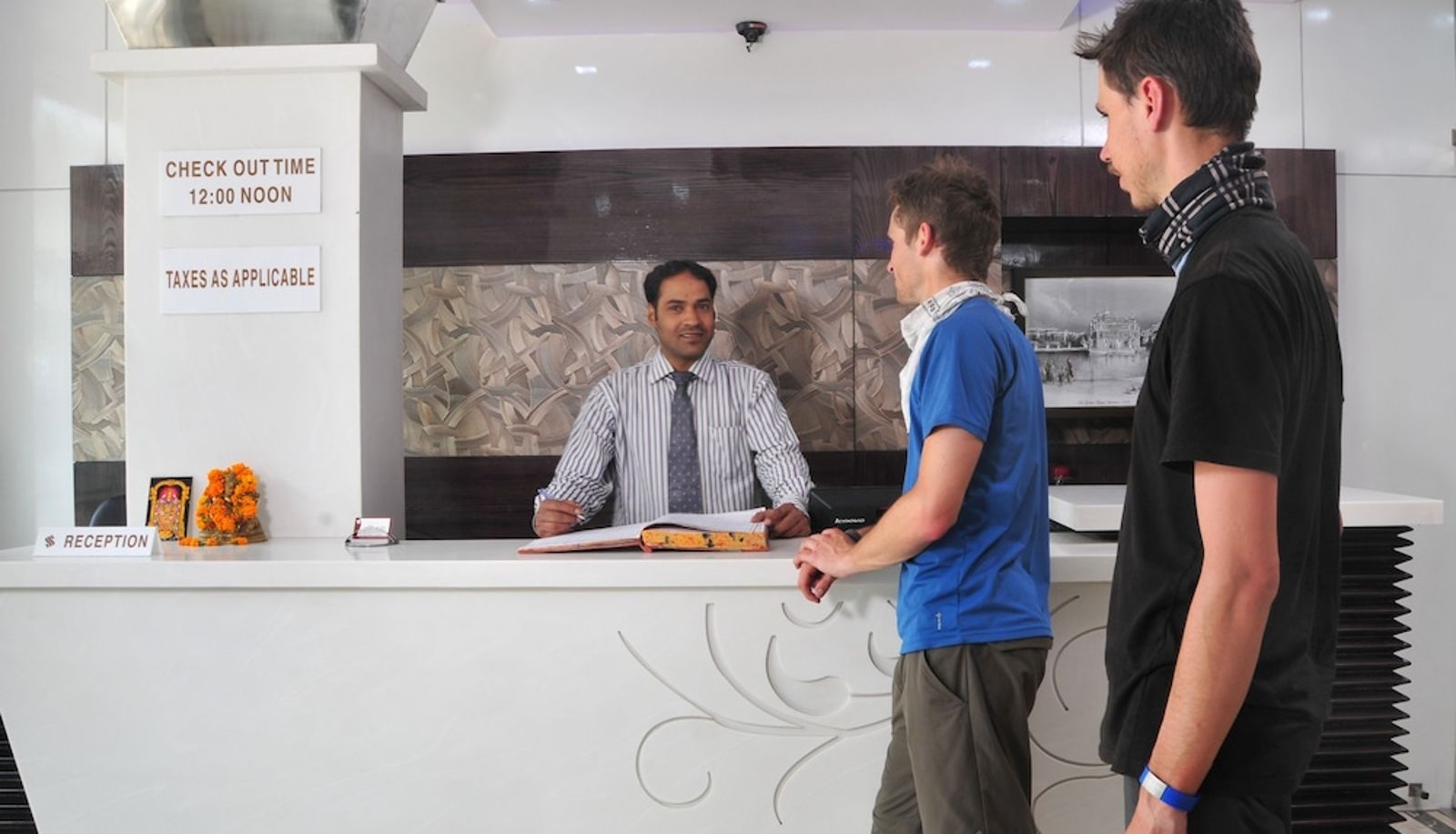 Rezeption - Hotel Staywell DX