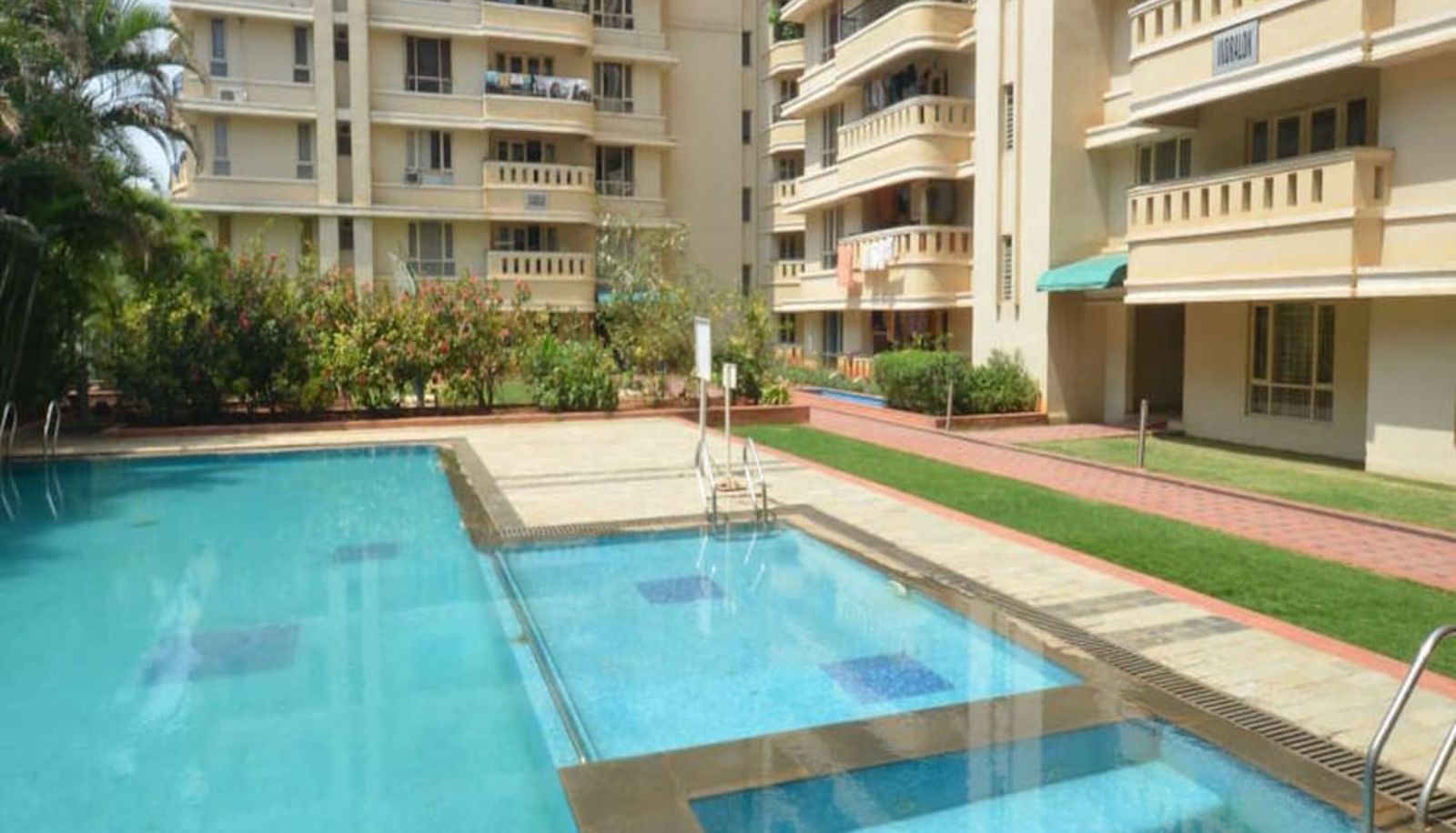 Pool - Sherwood Suites