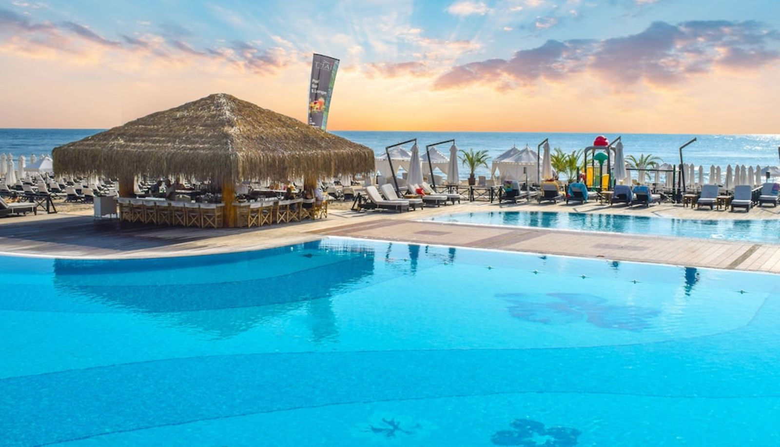 Pool - Oasis Resort Lozenets