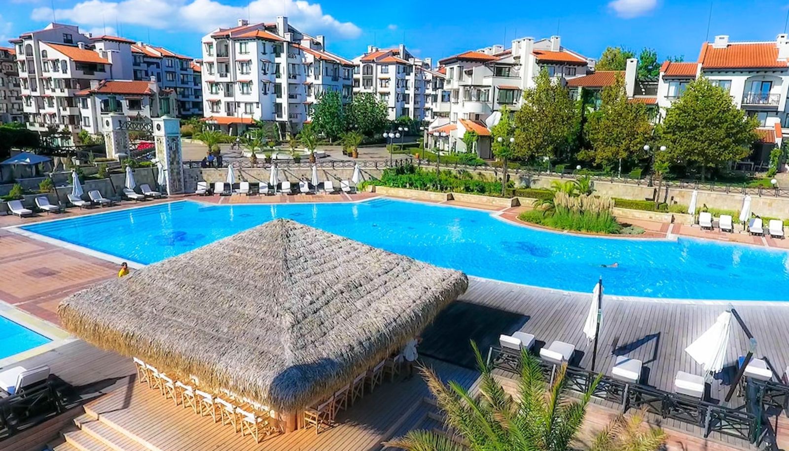 Pool - Oasis Resort Lozenets