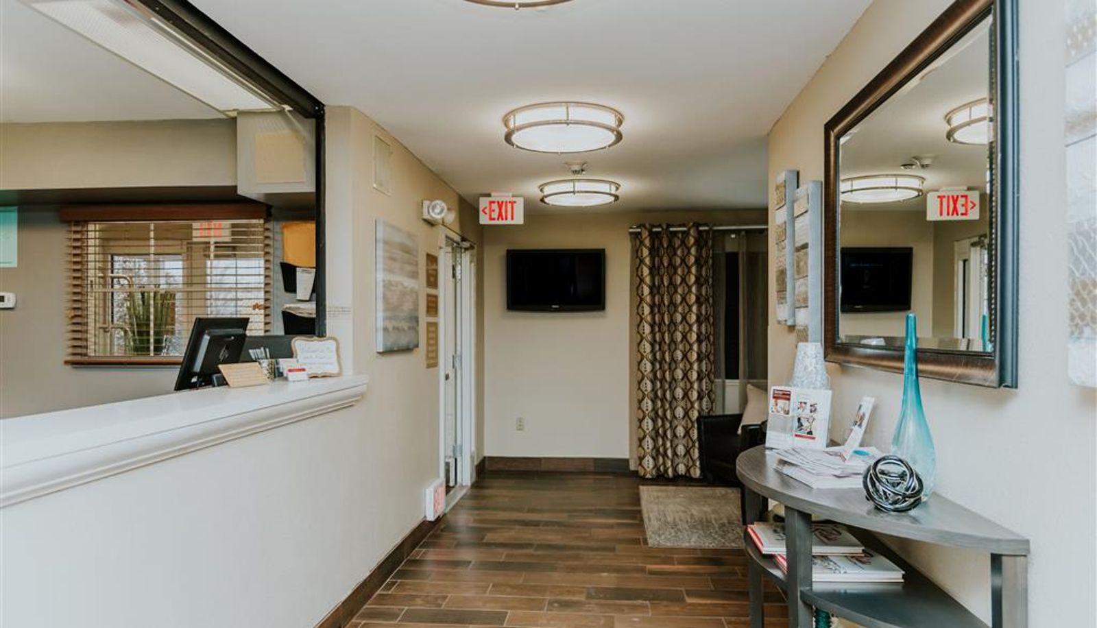 Hall - Sonesta Simply Suites Minneapolis Richfield