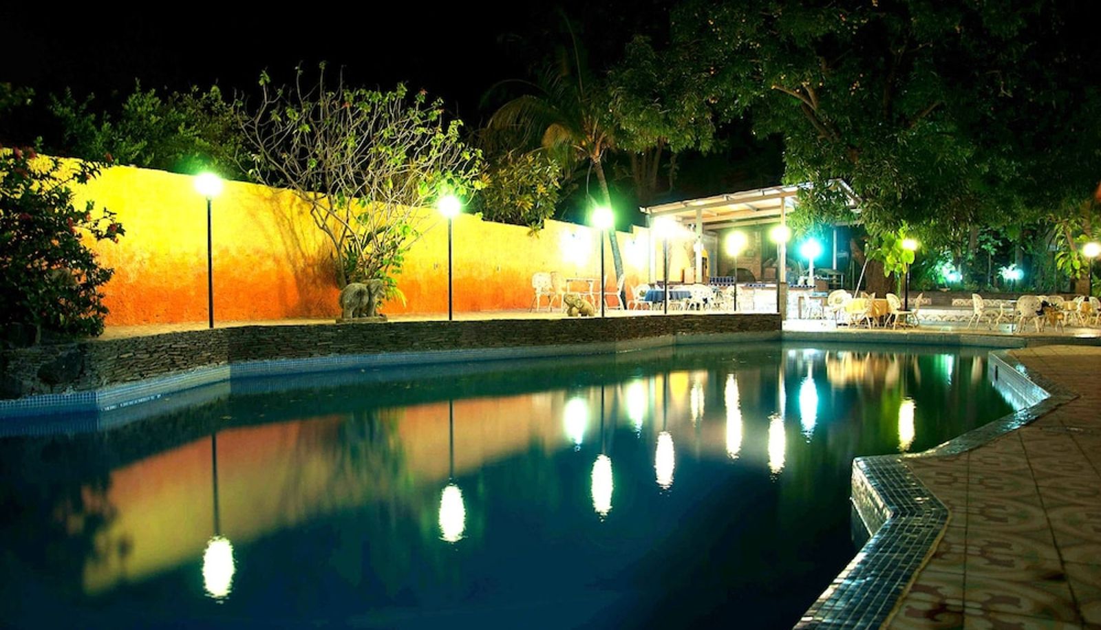 Pool - Hotel Cesar - Restaurante Bruciato