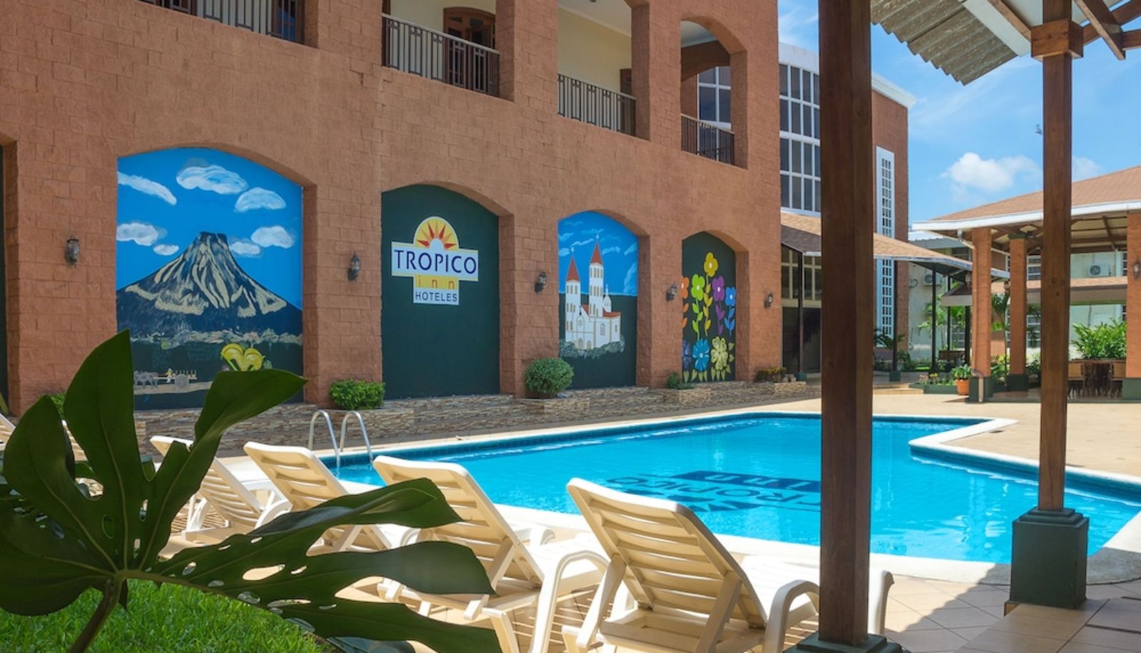 Pool - Hotel Tropico Inn