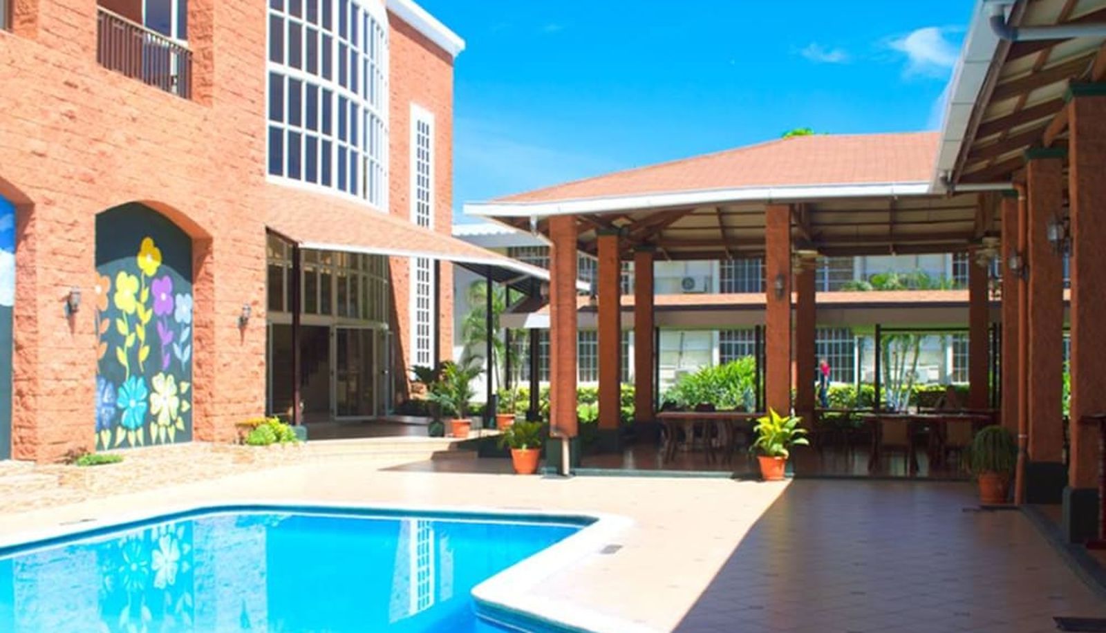 Pool - Hotel Tropico Inn
