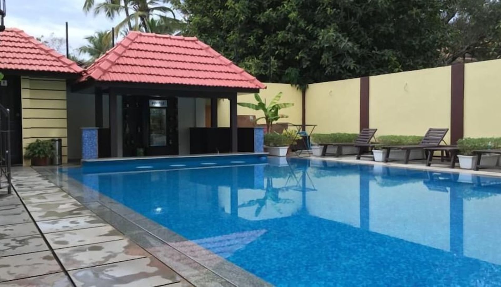 Basen - Palolem Inn