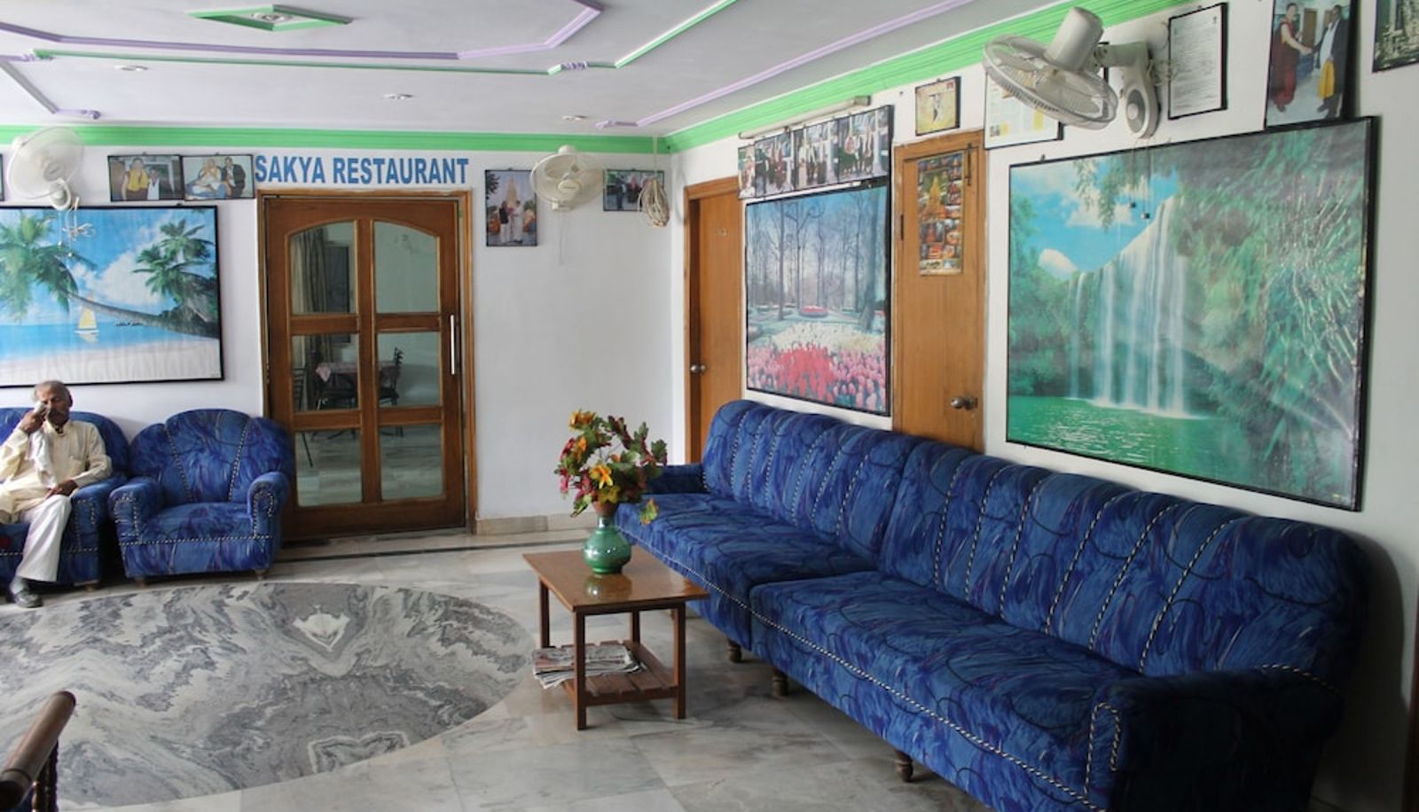 Hall - Hotel Jeevak International