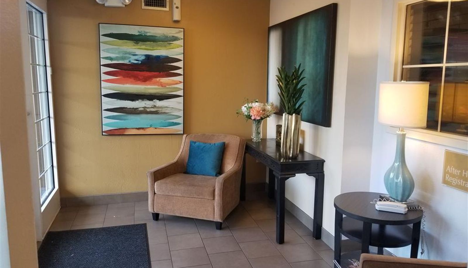 Hall - Sonesta Simply Suites Dallas Galleria