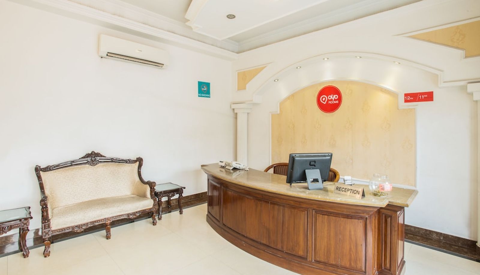 Reception - OYO 353 Hotel Four Boutique
