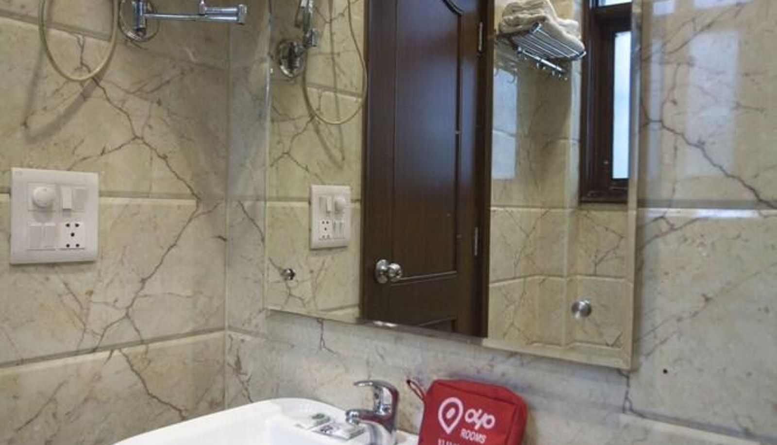 Appartement - OYO 326 Hotel Shubhdeep Aashiyana