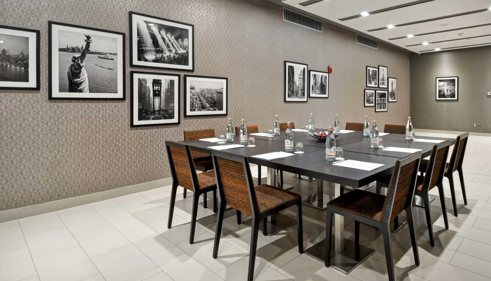 Konferenzraum - The Chemists' Club Hotel