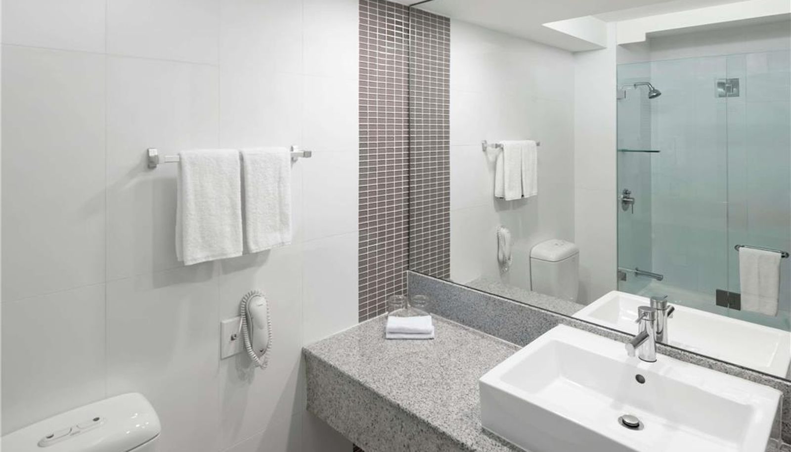 Zimmer - The Sydney Boulevard Hotel