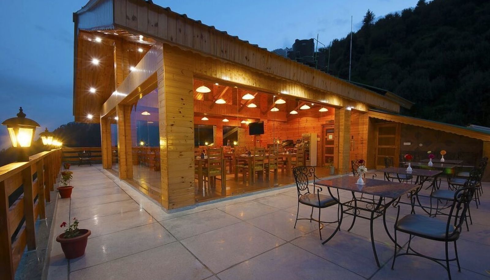 Restaurant - Vivaan The Sunrise Resort