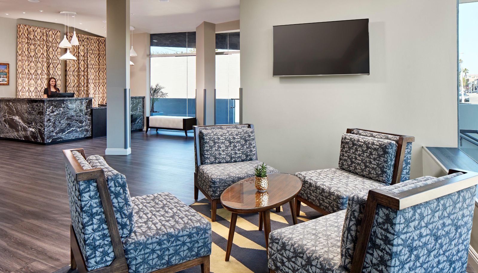 Sala - Folk Inn Ontario Airport