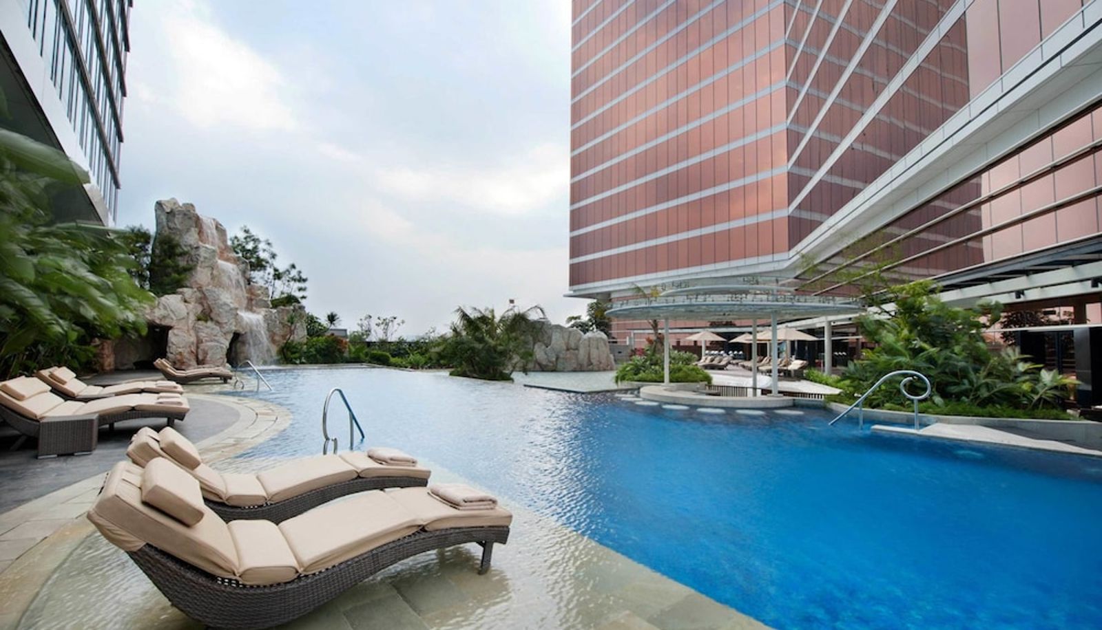 Piscine - The Trans Luxury Hotel