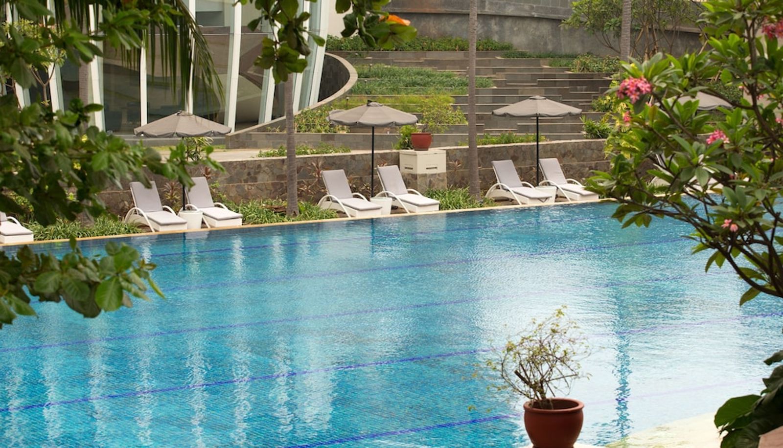 Basen - Santika Premiere Kota Harapan Indah