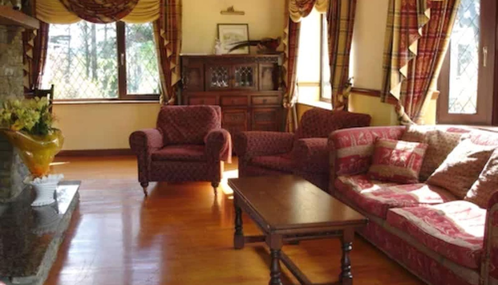 Info - Abbey Court
