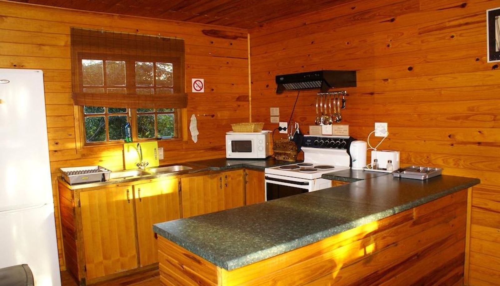 Apartment - Isinkwe Backpackers Bushcamp