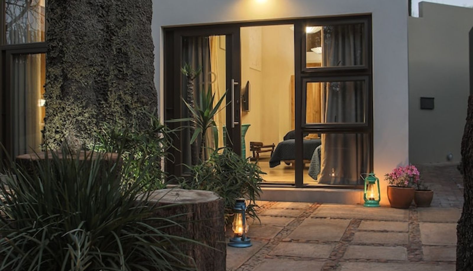 Suite - a "Boutique Lifestyle Resort" African Rock Hotel & Spa