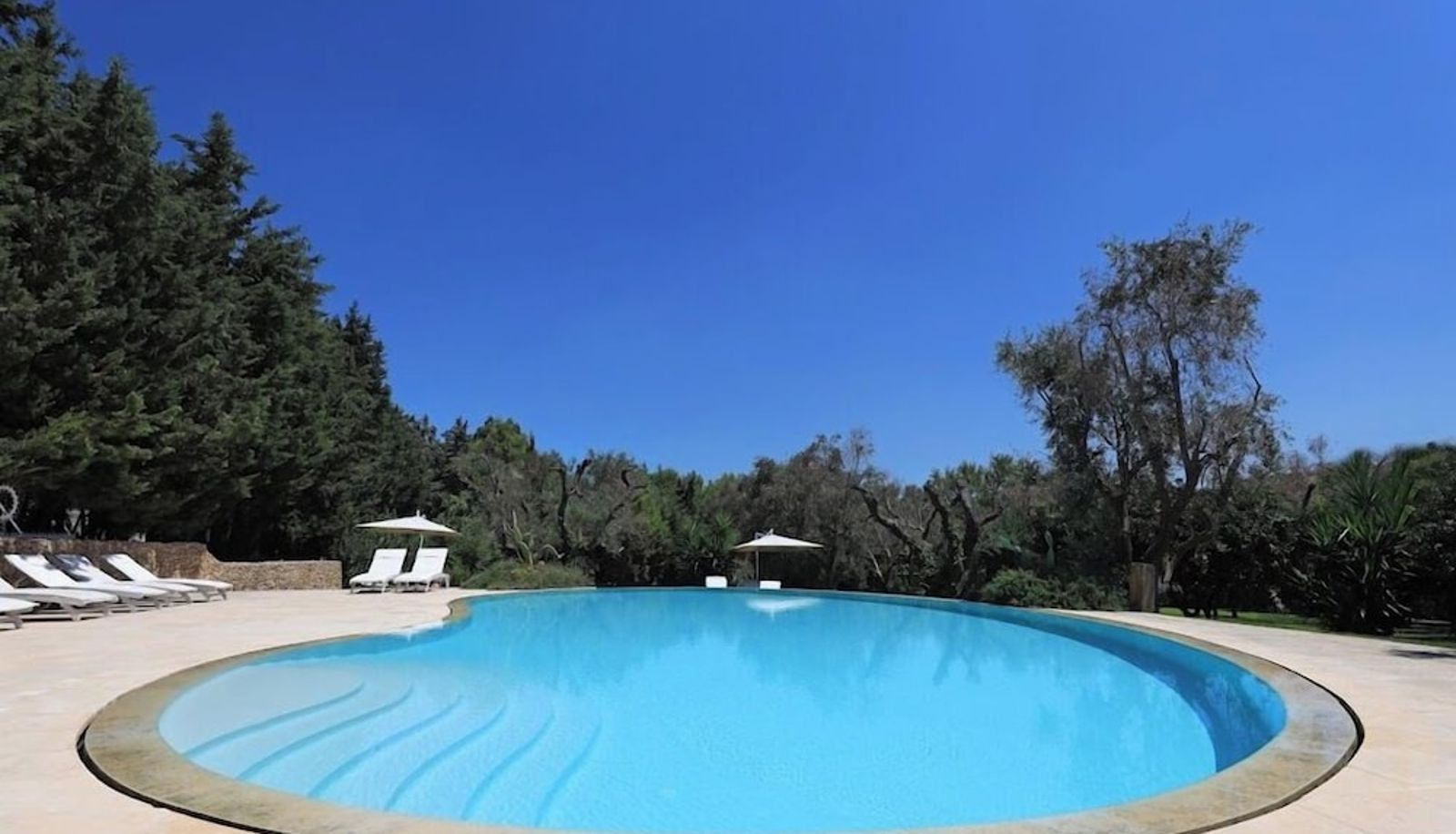 Pool - Maison d'Enrì