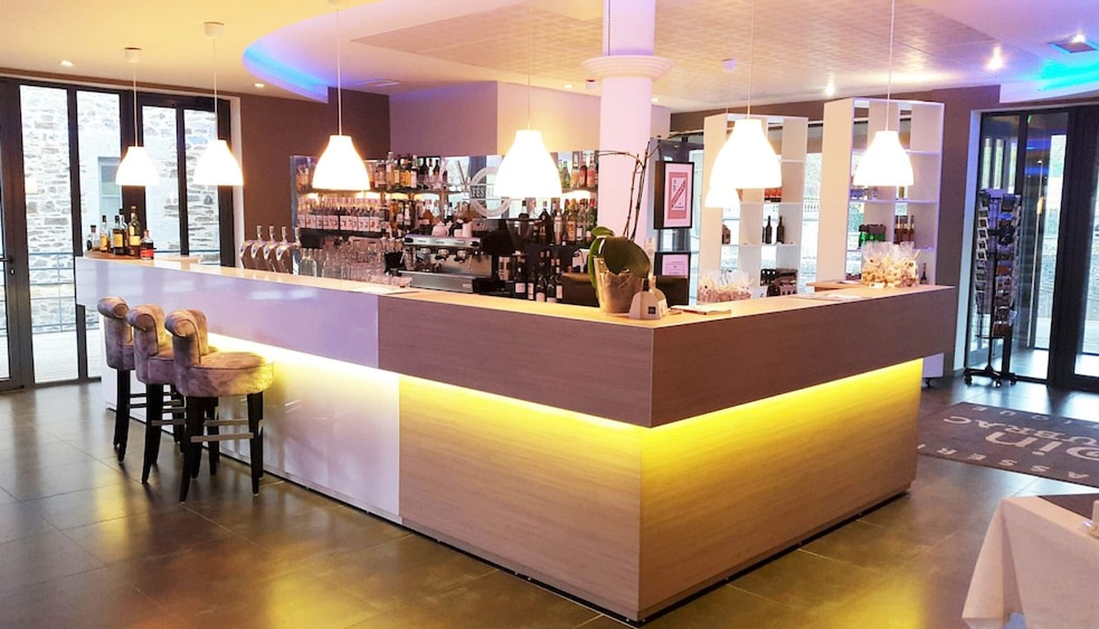 Reception - Restaurant & SPA De luxe Coin d'Aubrac Hotel