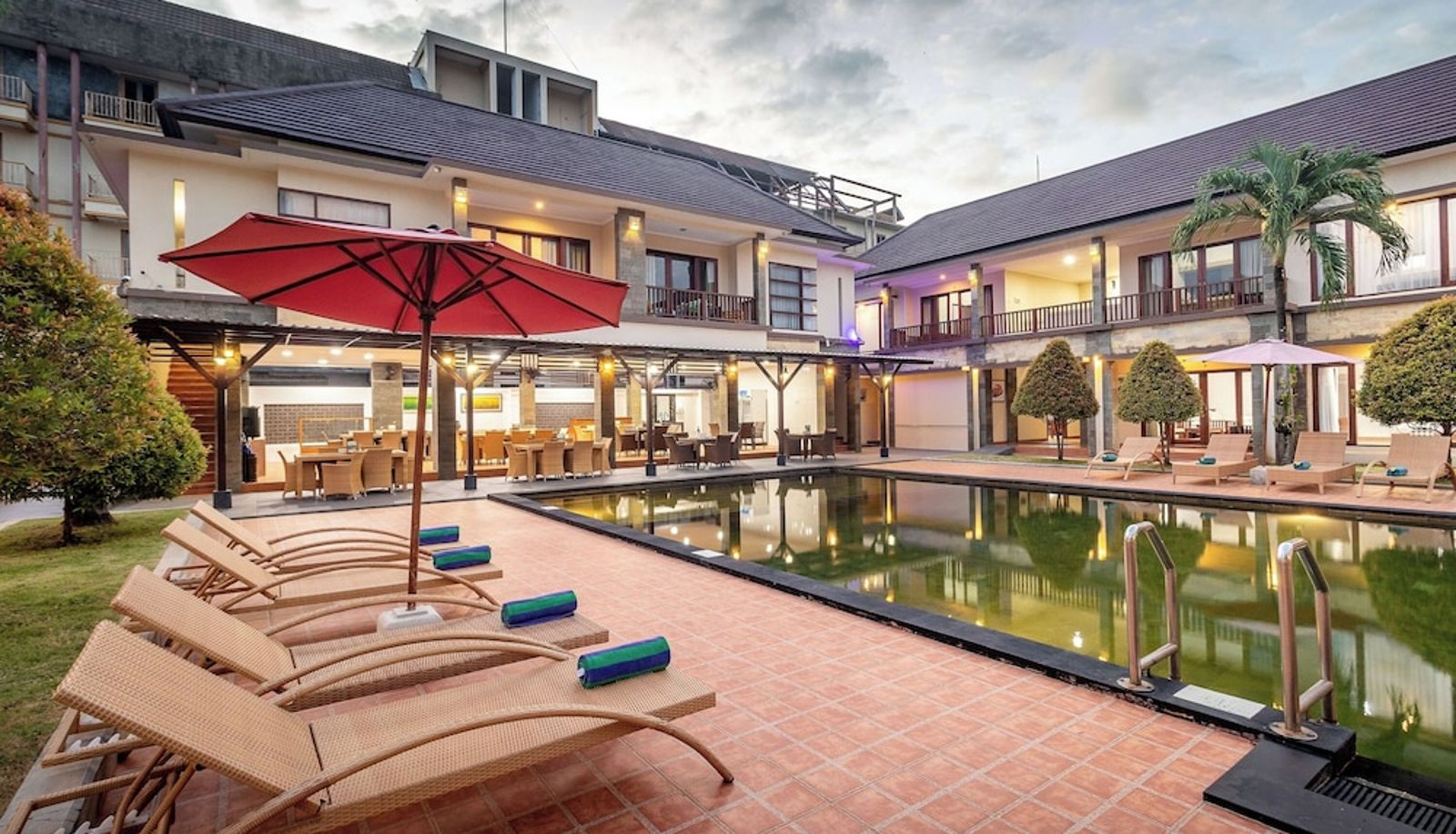 Piscina - Vidi Boutique Hotel
