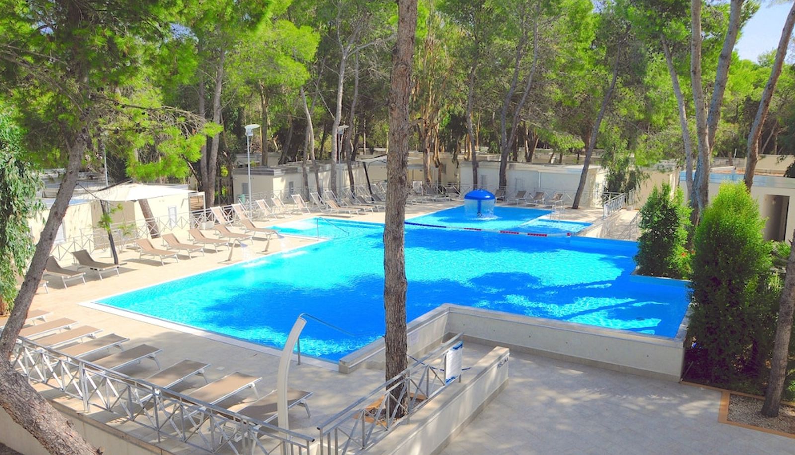 Zwembad - Sira Resort