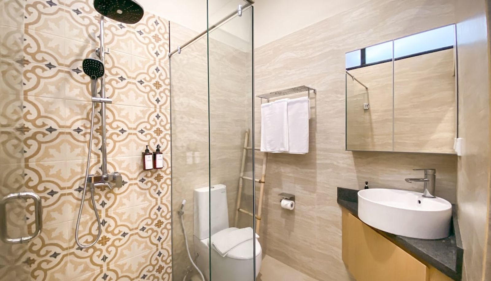 Chambre supérieure (double) - Svarna Suite Seminyak