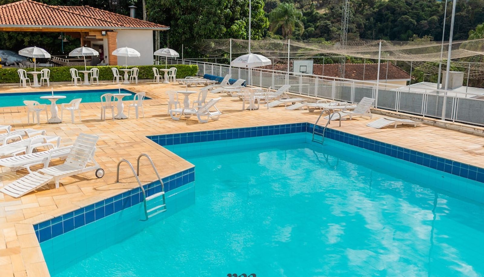 Piscina - VOA Plazza Hotel